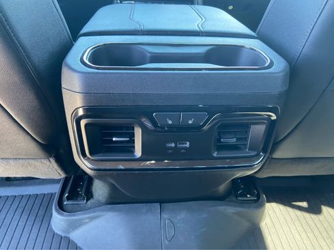 Used 2024 GMC Sierra 1500 AT4 w/ AT4 Premium Package AWD/4WD image 17