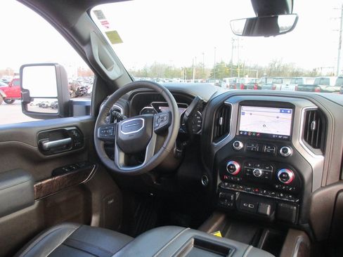 Used 2022 GMC Sierra 2500 Denali w/ Denali Ultimate Package image 25