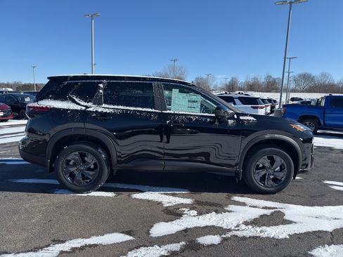 New 2026 Nissan Rogue SV image 4