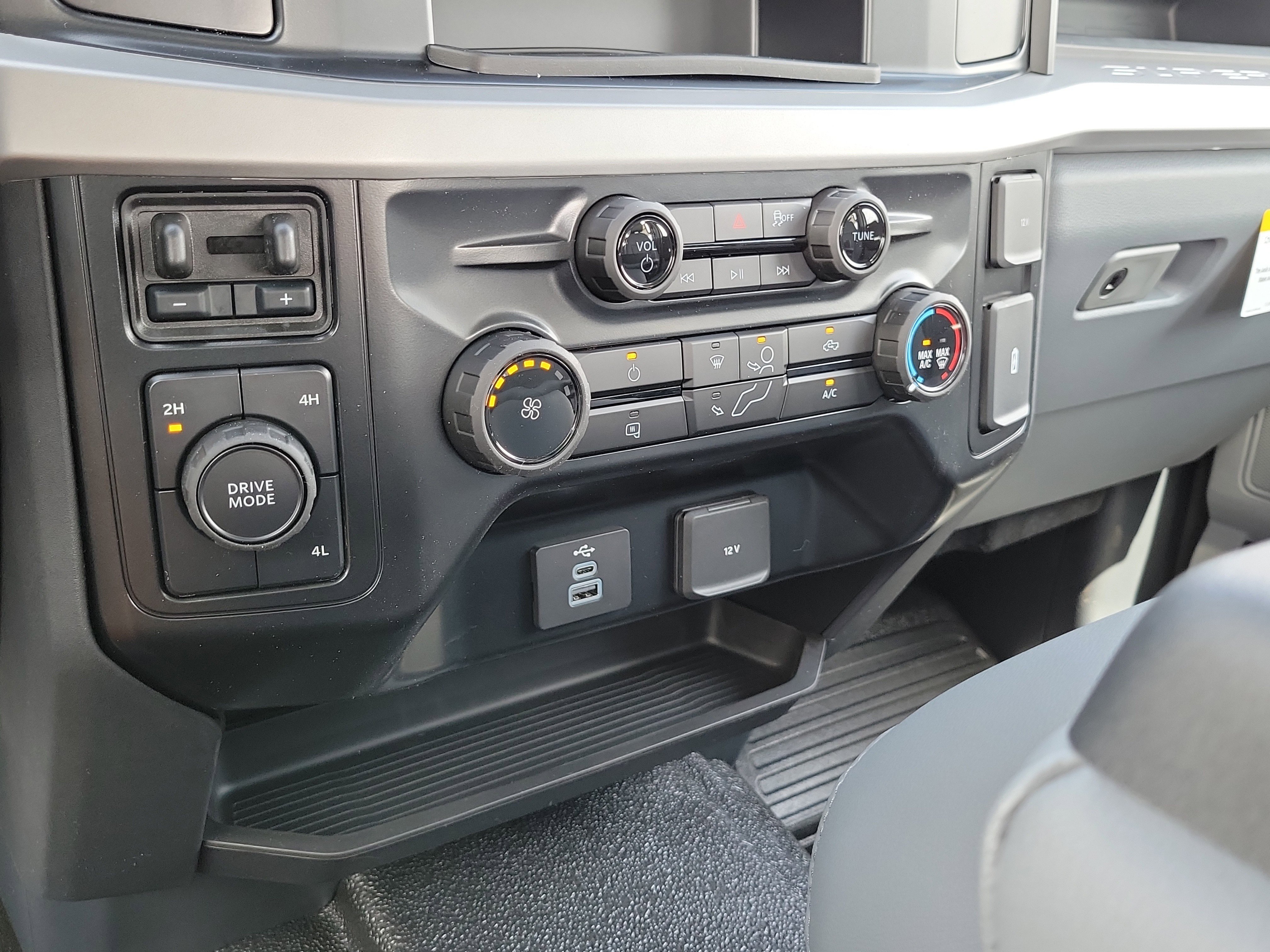 New 2026 Ford F350 XL AWD/4WD image 18