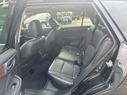 Used 2018 Subaru Outback 3.6R Limited image 11