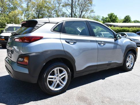Used 2021 Hyundai Kona SE FWD image 3