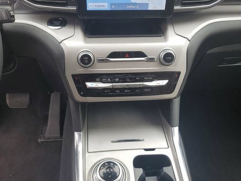 Used 2023 Ford Explorer XLT w/ Equipment Group 202A RWD image 16