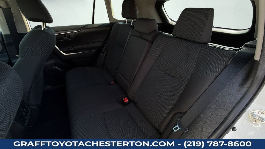 Used 2022 Toyota RAV4 LE w/ Carpet Mat Package (TMS) AWD/4WD image 25