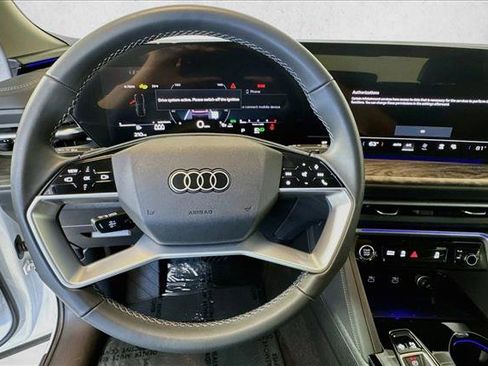 Used 2025 Audi Q5 Premium AWD/4WD image 10