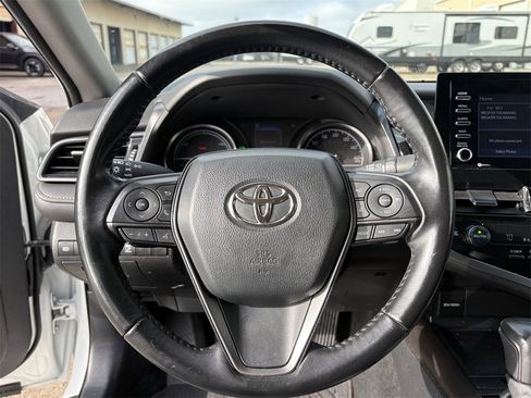 Used 2022 Toyota Camry SE image 15