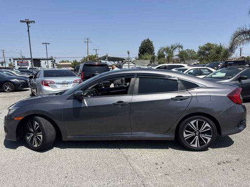 Used 2018 Honda Civic EX-T image 2