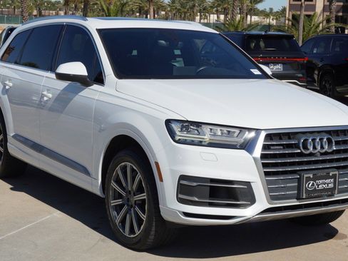 Used 2017 Audi Q7 3.0T Premium Plus image 4