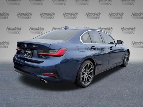Used 2022 BMW 330i Sedan w/ Driving Assistance Package image 9