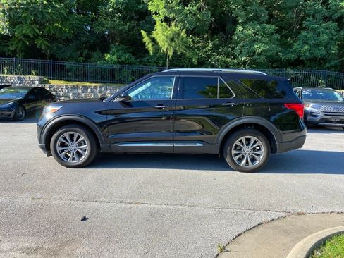 Used 2023 Ford Explorer Limited AWD/4WD image 4