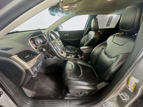 Used 2016 Jeep Cherokee Limited FWD image 13
