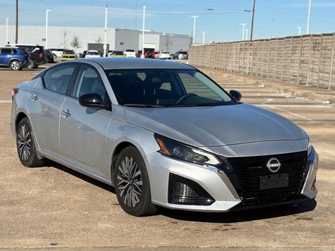 Certified 2023 Nissan Altima 2.5 SV image 4