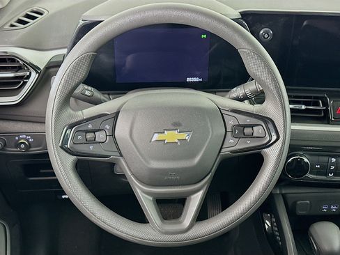 Used 2025 Chevrolet TrailBlazer LT image 18