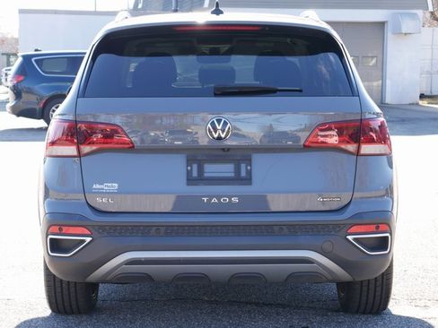 Used 2022 Volkswagen Taos SEL image 5