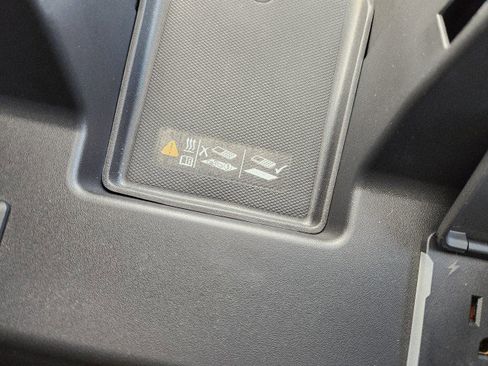 Used 2025 Chevrolet Silverado 2500 ZR2 w/ Technology Package image 55