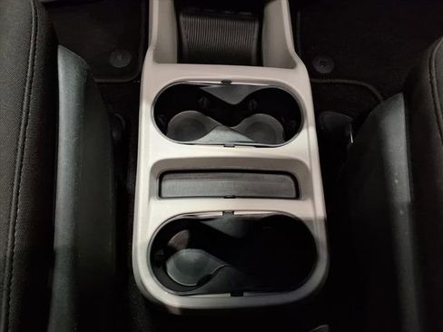 Used 2024 Chrysler Voyager LX image 24