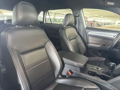 Used 2023 Volkswagen Atlas Cross Sport SE FWD image 25
