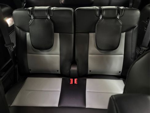 Used 2024 Ford Explorer XLT w/ Equipment Group 202A image 36