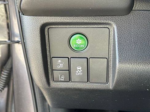 Used 2022 Honda HR-V EX-L image 18