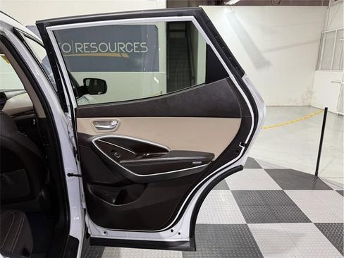 Used 2017 Hyundai Santa Fe Sport image 25