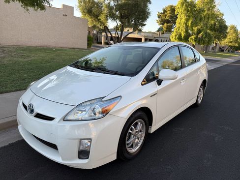 Used 2011 Toyota Prius Five image 3