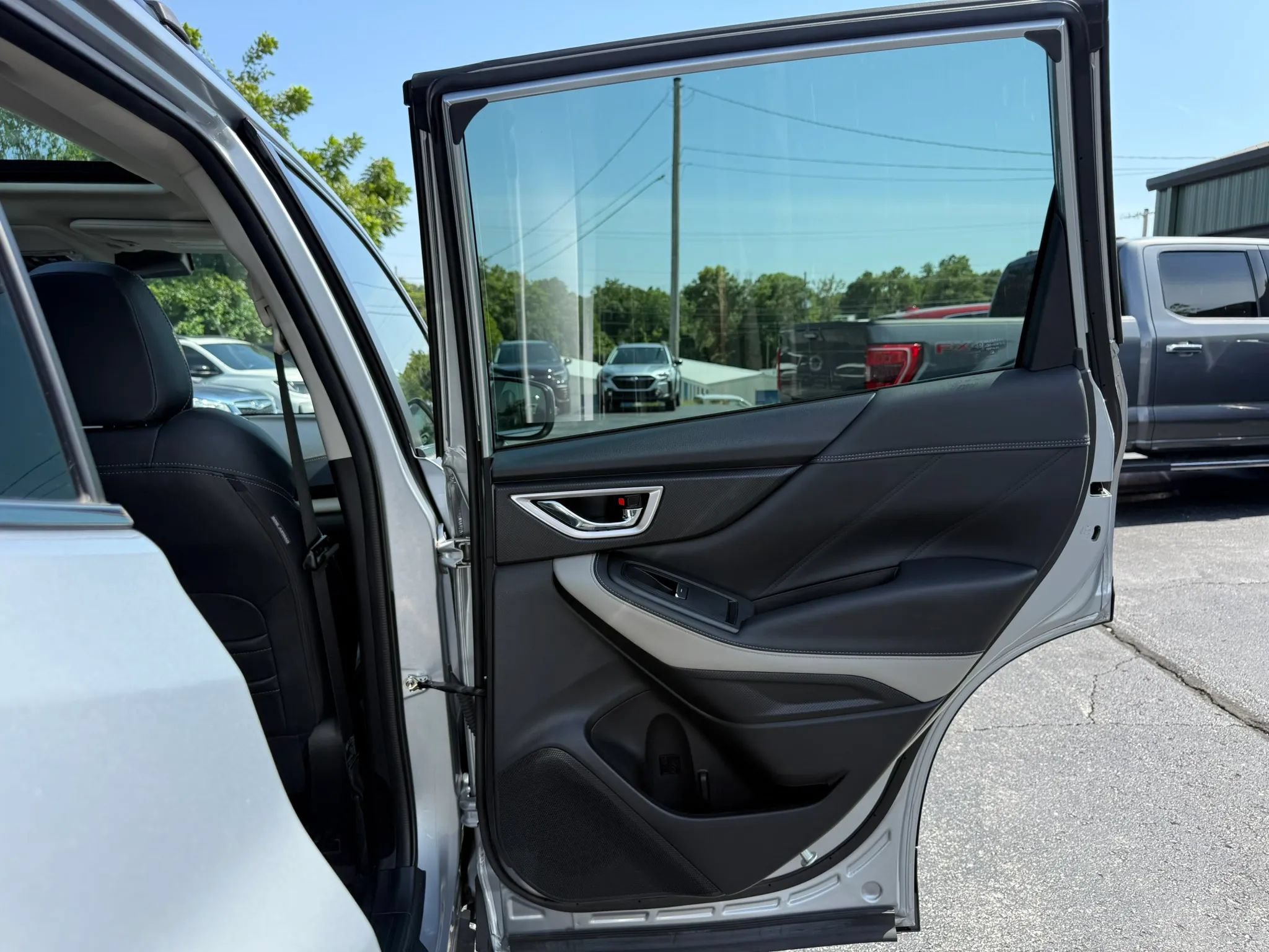 Used 2023 Subaru Forester Limited AWD/4WD image 27