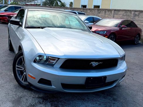 Used 2010 Ford Mustang Convertible RWD image 7