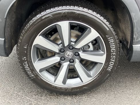 Used 2025 Honda Pilot Touring image 13