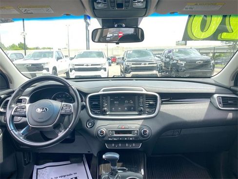 Used 2020 Kia Sorento EX image 19