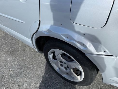 Used 2005 Pontiac Vibe w/ Power Group Value Package image 20