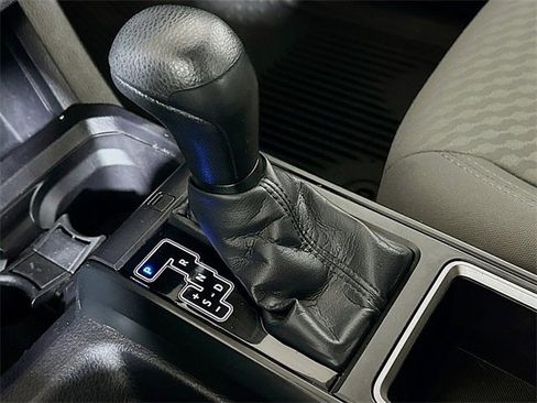 Used 2020 Toyota Tacoma SR image 17