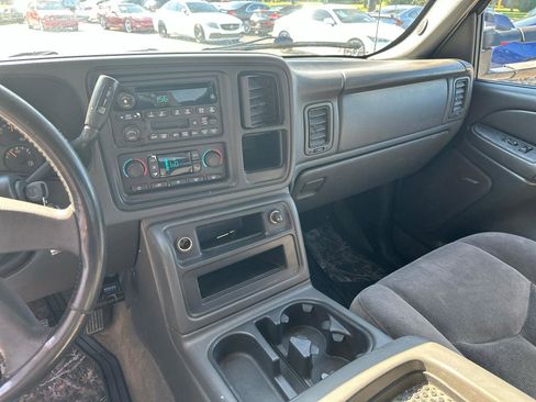 Used 2004 GMC Sierra 3500 SLE w/ Heavy-Duty Power Package RWD image 11