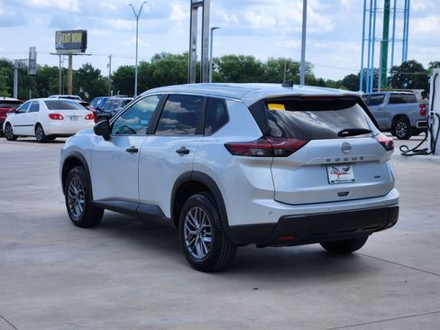 Used 2024 Nissan Rogue S AWD/4WD image 5