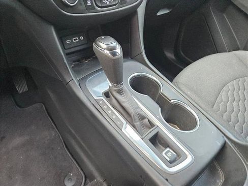 Used 2021 Chevrolet Equinox LT image 16