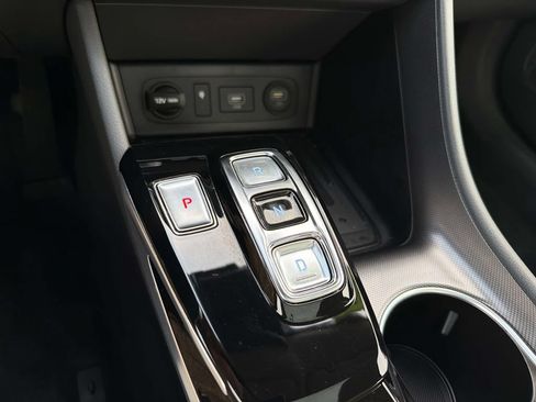 Used 2020 Hyundai Sonata SEL w/ Premium + Sunroof Package FWD image 25