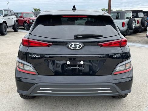 Used 2023 Hyundai Kona SE w/ Cargo Package FWD image 4