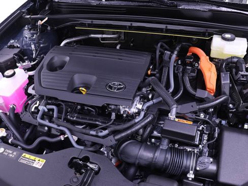 New 2025 Toyota Crown Signia Limited image 18