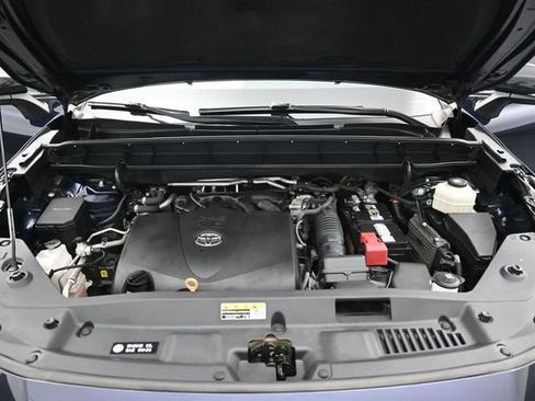 Used 2021 Toyota Highlander XSE FWD image 40