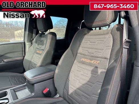 Used 2025 Nissan Frontier PRO-4X image 12