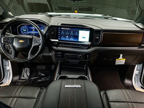 Used 2025 Chevrolet Silverado 2500 High Country w/ Technology Package image 19