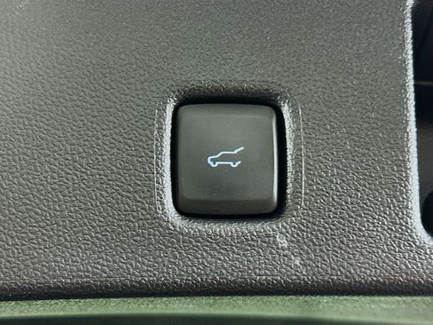 Used 2025 Ford Escape Platinum AWD/4WD image 31