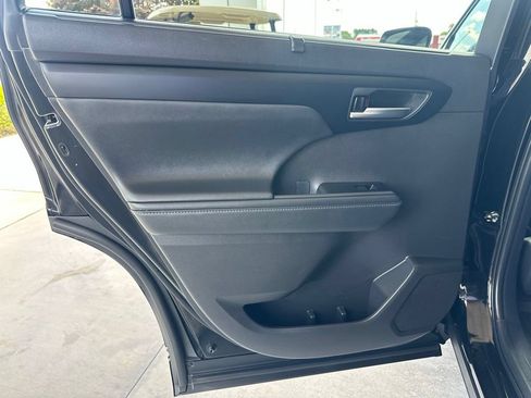 Certified 2025 Toyota Highlander XLE AWD/4WD image 19