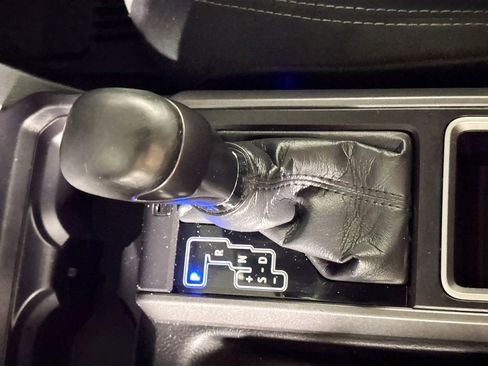 Used 2021 Toyota Tacoma TRD Off-Road image 17