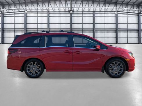 New 2026 Honda Odyssey Touring image 6