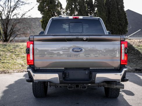 Used 2023 Ford F350 Lariat w/ FX4 Off-Road Package image 6