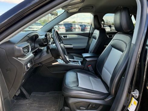 Certified 2023 Ford Explorer XLT w/ Equipment Group 202A AWD/4WD image 13