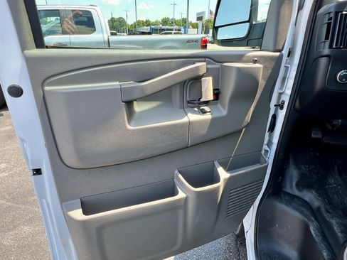 New 2026 GMC Savana 2500 w/ Driver Convenience Package RWD image 12