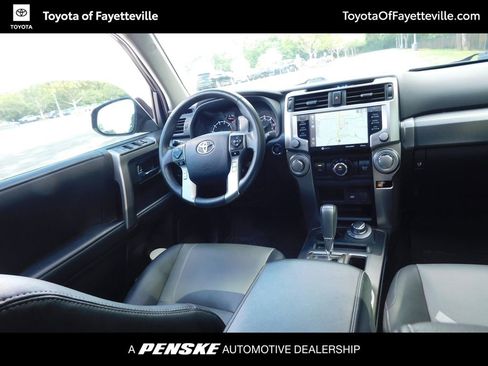 Used 2022 Toyota 4Runner SR5 Premium w/ Moonroof Package AWD/4WD image 7