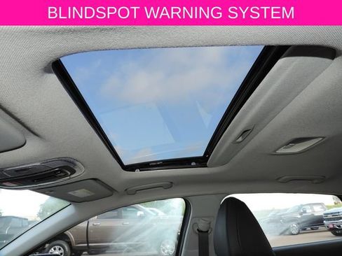 Used 2025 Hyundai Elantra Limited FWD image 14