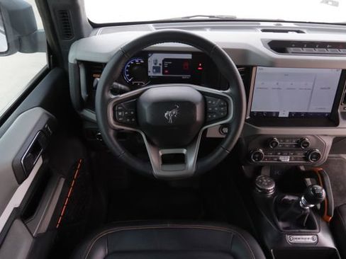 Used 2023 Ford Bronco Badlands image 31